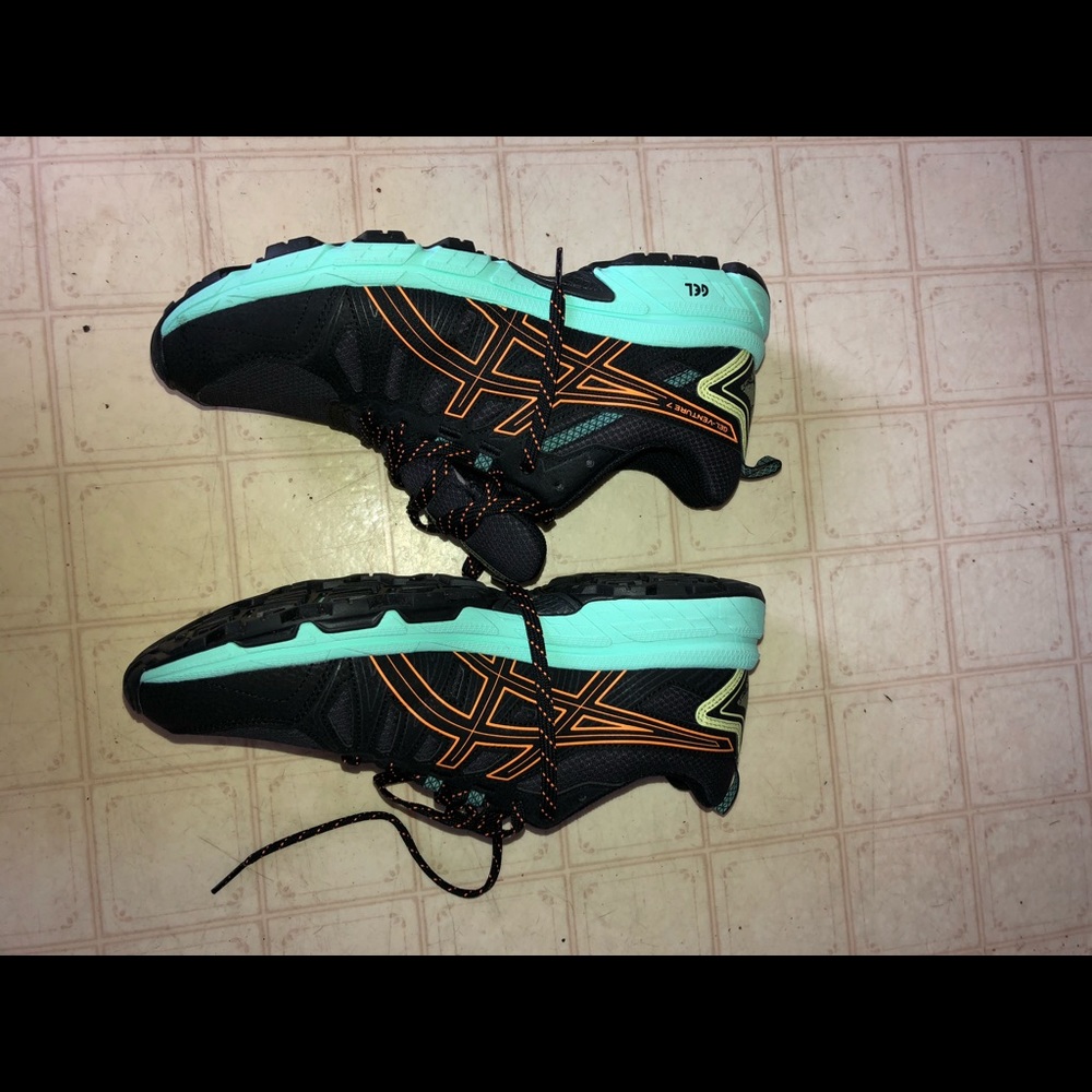 Woman’s ASICS size 9.5